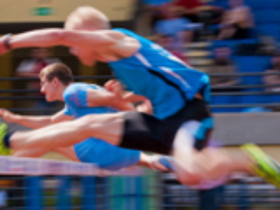 Спортсменам