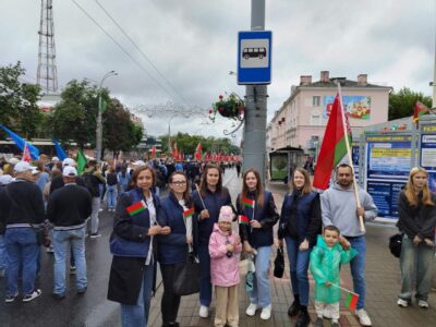 Торжественное шествие по ул. Советской